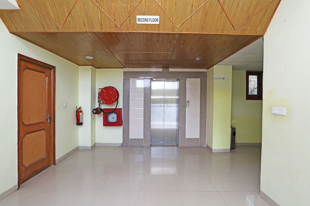 Oyo 30708 United 21 — hotel in Chail