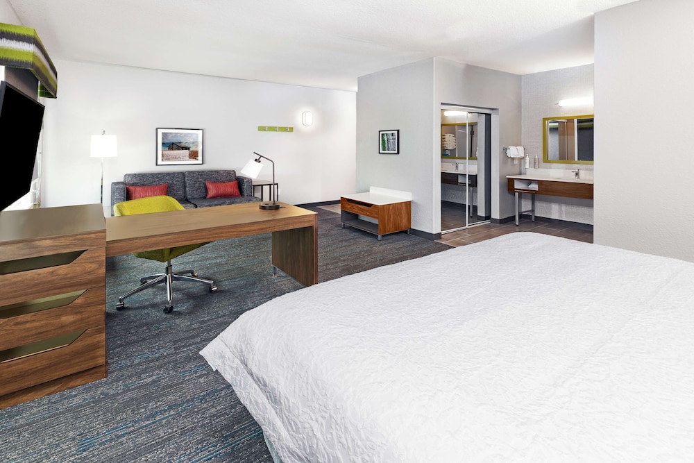 Hampton Inn & Suites Dallas I 30 Cockrell Hill - photo 10