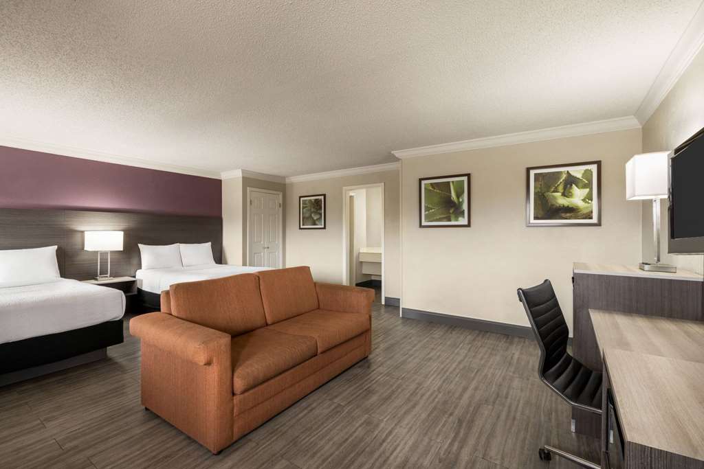 La Quinta Inn by Wyndham San Antonio Lackland - photo 49