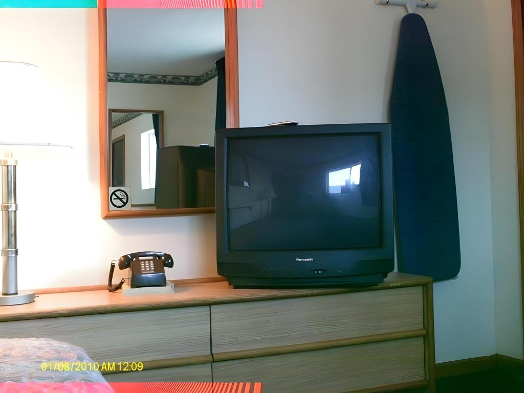 America's Value Inn Mexico - photo 10