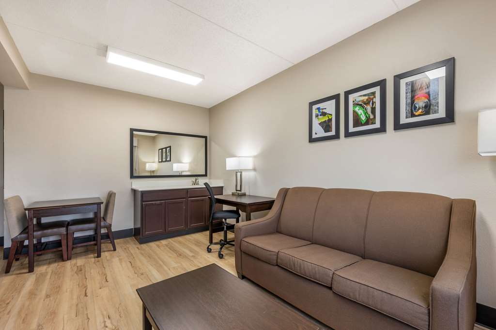 Clarion Pointe Louisville East - photo 31
