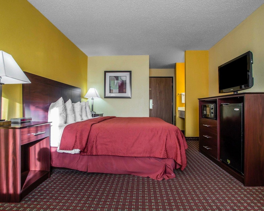 AmericInn by Wyndham Mosinee Central Wisconsin Airport - photo 8