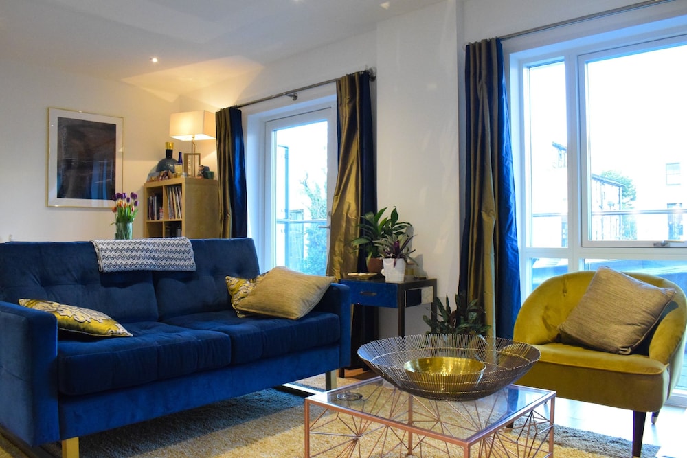 2 Bedroom Apartment close to Camden Town — 4-Star Luxury Hotel in London, United Kingdom