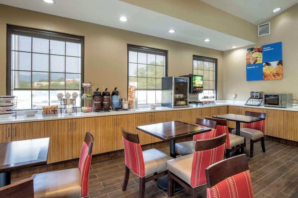 Comfort Inn Marion near Downtown & Blue Ridge PKWY - photo 44