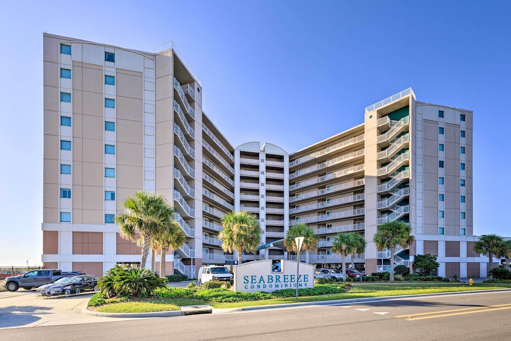 Sunny Beachfront Biloxi Condo with Resort Amenities - photo 31