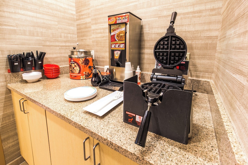 TownePlace Suites by Marriott Gilford - photo 42