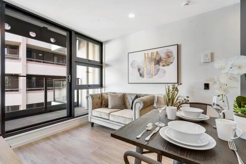 Modern One Bedroom Studio — 4-Star Luxury Hotel in Auckland, New Zealand