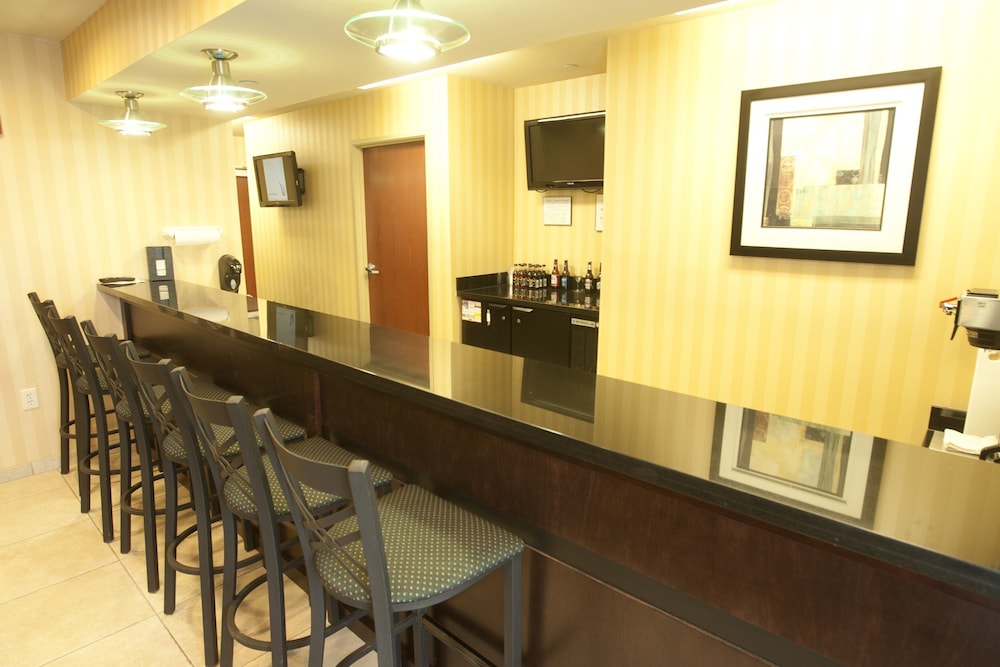 Cobblestone Inn & Suites Langdon - photo 34