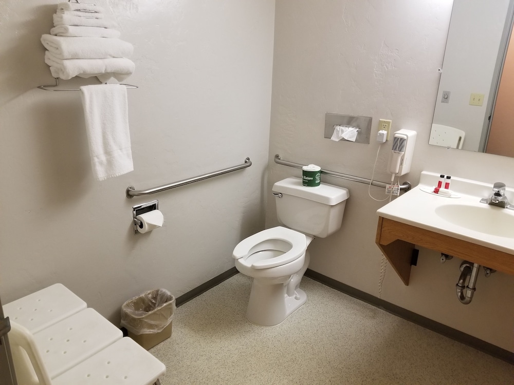 Super 8 by Wyndham Ketchikan - photo 35