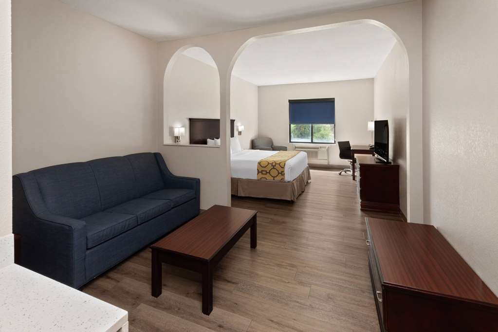 Baymont by Wyndham Houston Brookhollow - photo 7