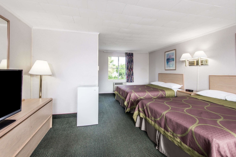 Super 8 By Wyndham W Yarmouth Hyannis Cape Cod - photo 10