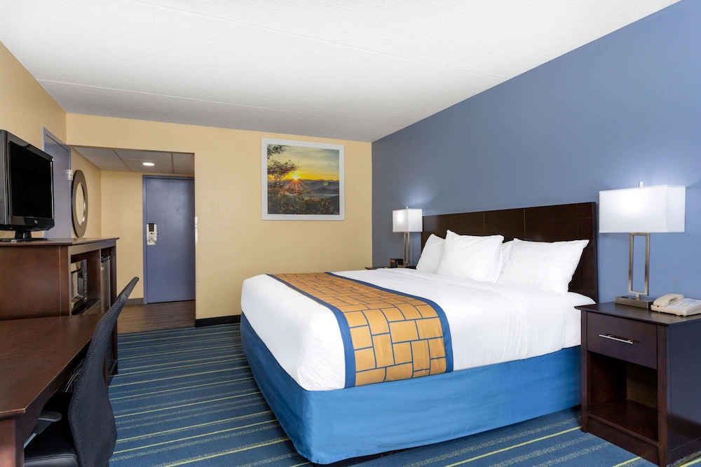 Days Inn by Wyndham Augusta - photo 12