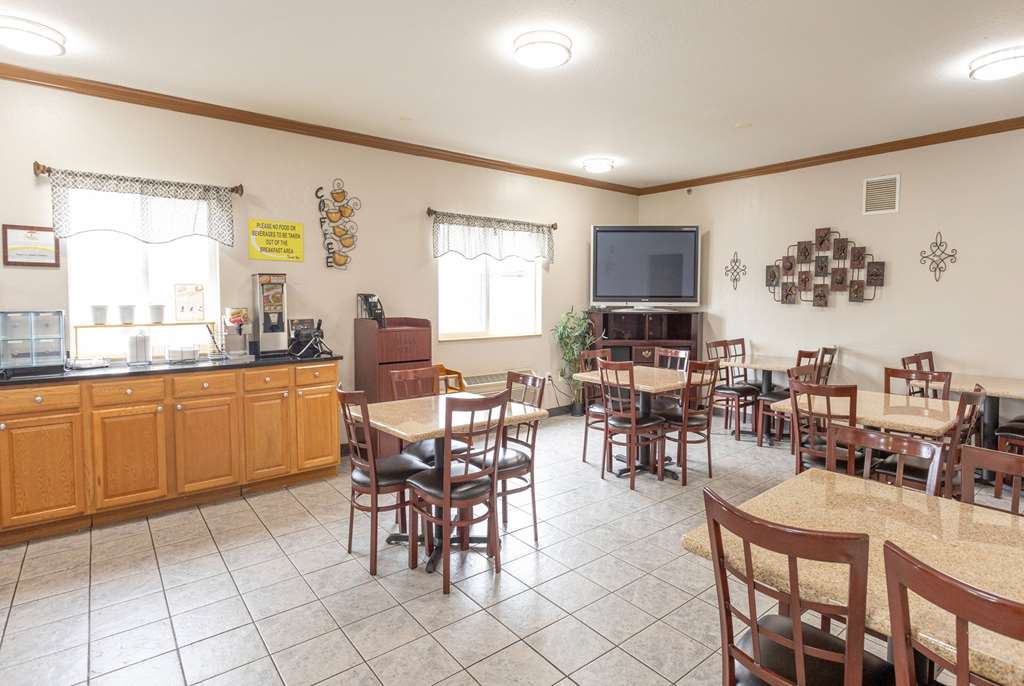 Super 8 by Wyndham Big Rapids - photo 43