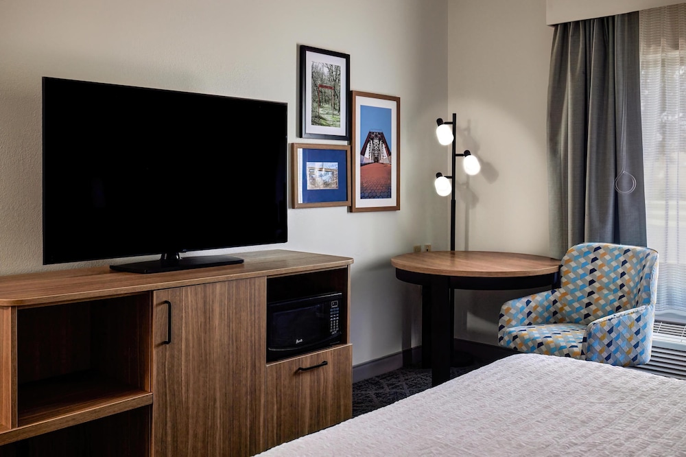 Hampton Inn & Suites Radcliff Fort Knox - photo 31