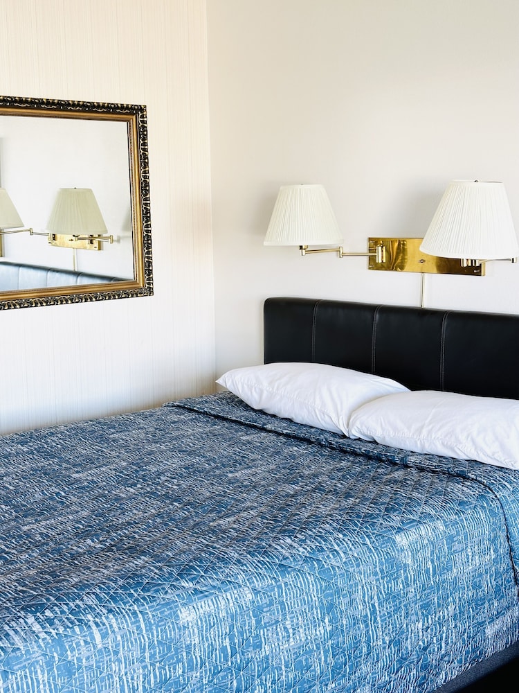 The Davenport Motel - photo 26