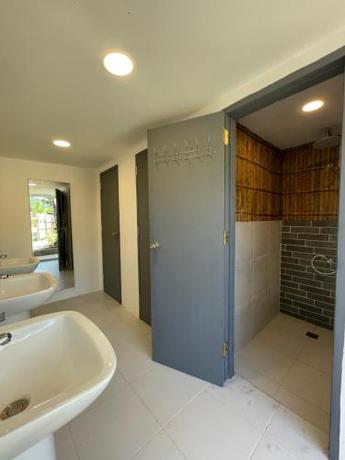 Moon Bar Hostel — Port Barton — photo 2