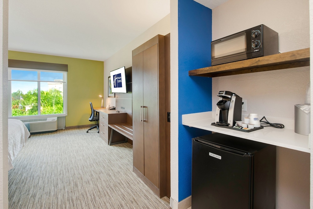 Holiday Inn Express Hotel & Suites Orlando Apopka by IHG - photo 6