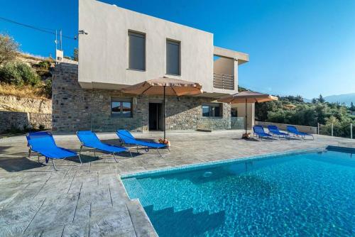 Modern Private Villa with Infinity Pool — 4-Star Luxury Hotel in Irakleion, Greece