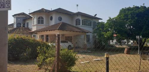 Al Bayt Homestay — 4-Star Luxury Hotel in Kampung Ayer Keroh, Malaysia