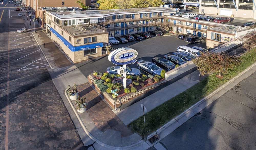 Voyageur Lakewalk Inn
