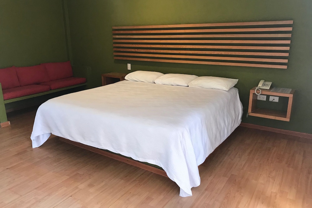 Hotel Vf in Cuernavaca, Mexico