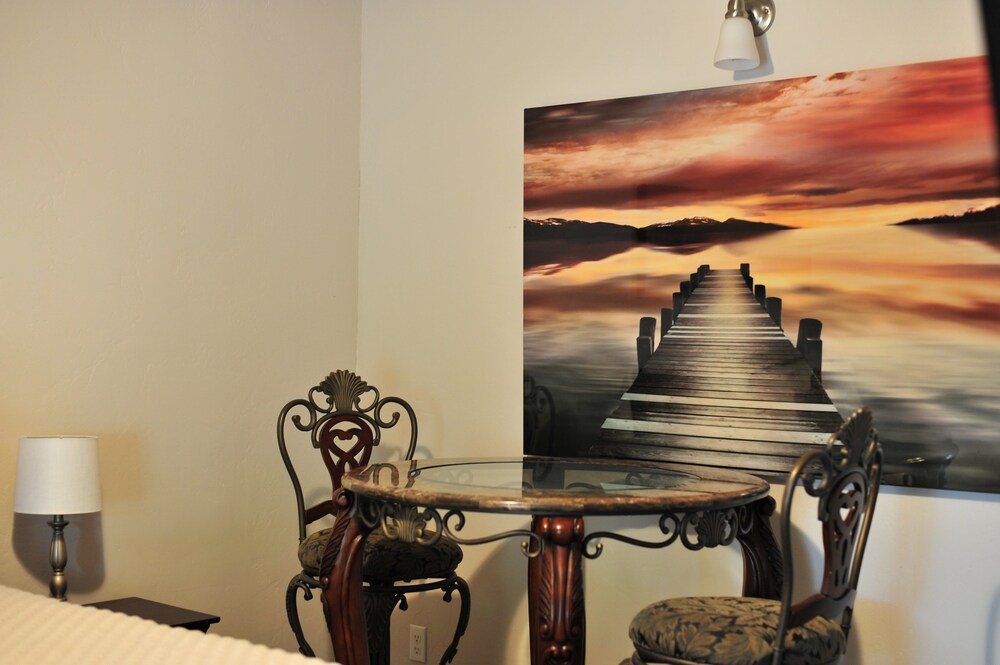 The Manor Motel - photo 35