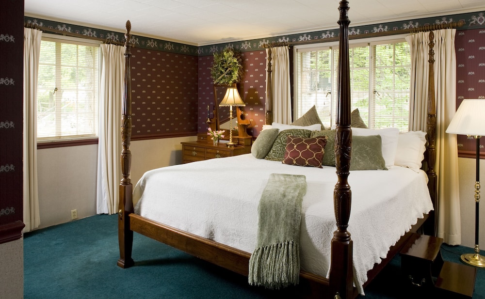 1906 Pine Crest Inn - photo 16