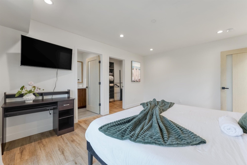 L.A Haven Georgous Townhome Garage Park — hotel in Van Nuys