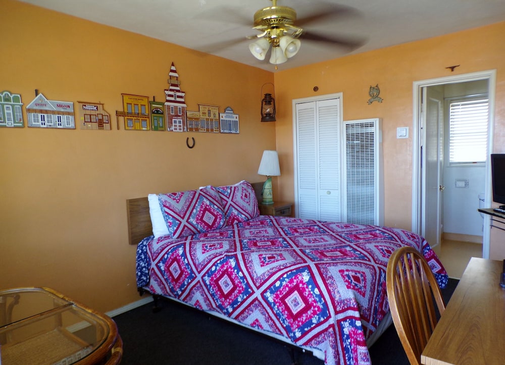 Cypress Tree Motel - photo 11