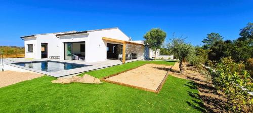 Villa Florida 8 pers vue montagne 350 m plage à pieds — 4-Star Luxury Hotel in Zonza, France
