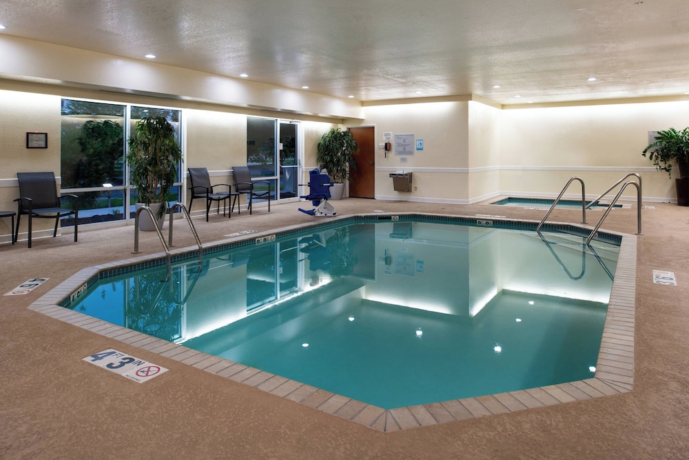 Fairfield Inn & Suites by Marriott Beloit - photo 23