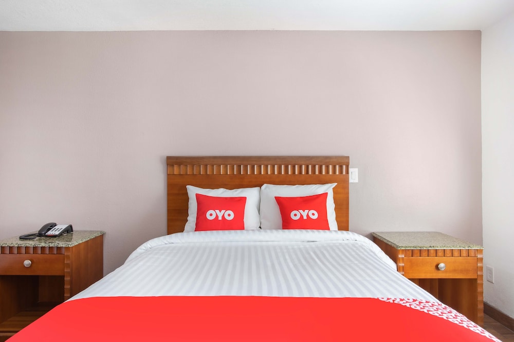 OYO Hotel Palmdale Antelope Valley - photo 13