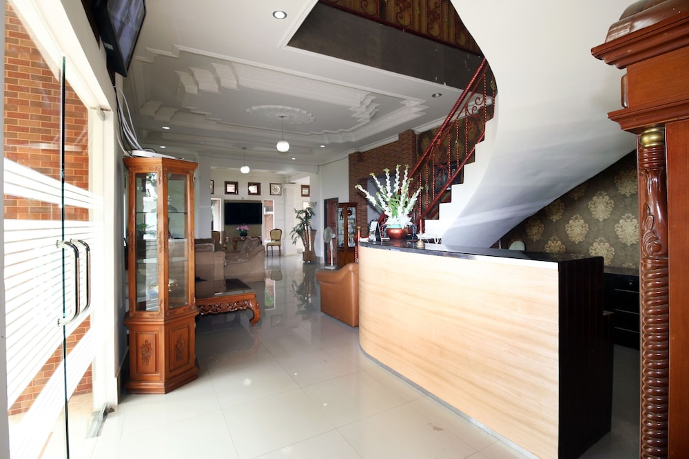 RedDoorz Plus at Hotel Srikandi Kendari — Kendari — photo 2