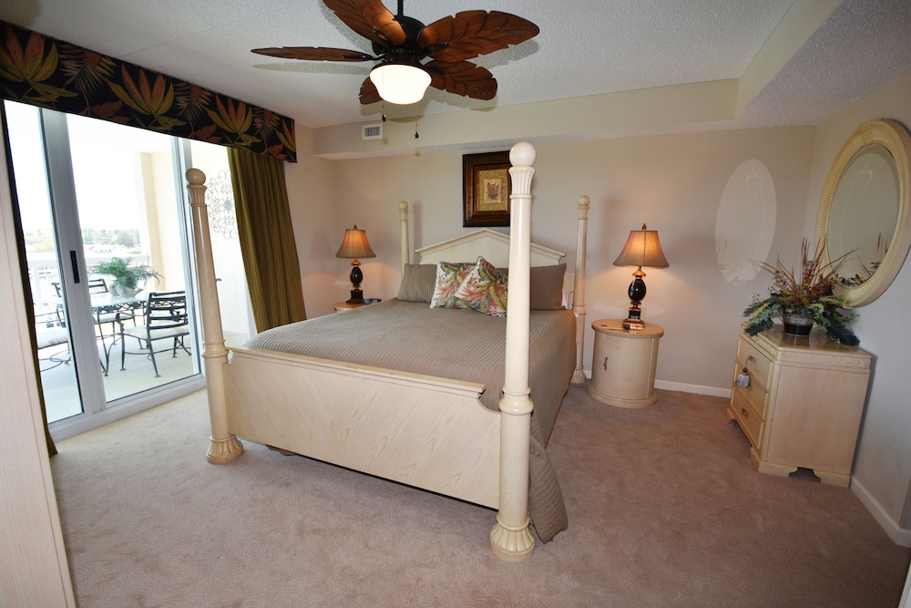 North Tower Apartment 606 - photo 5
