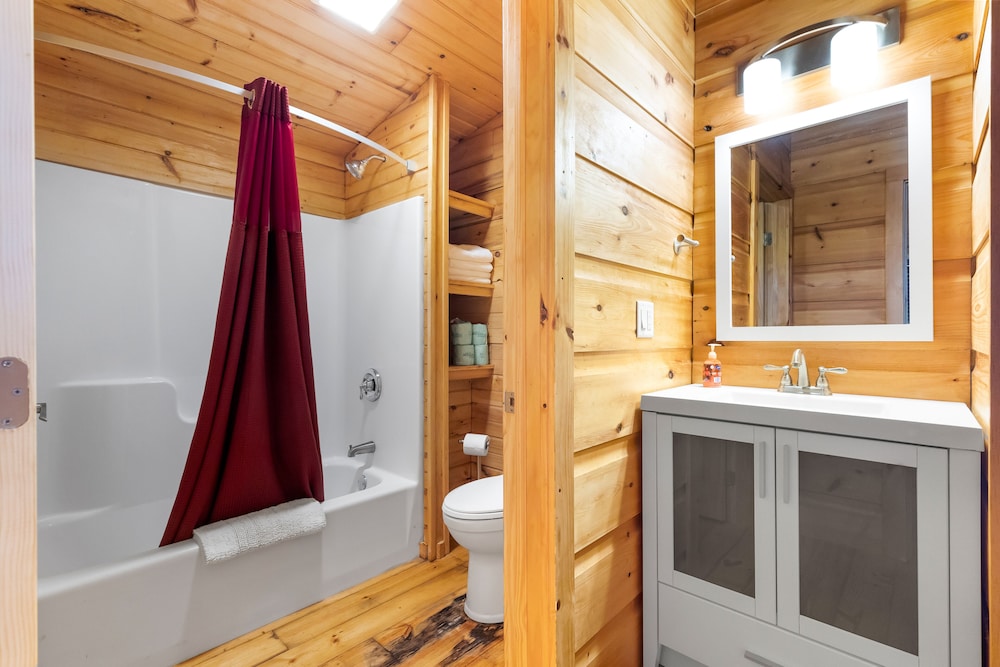Edinboro Lake Resort Cabins - photo 35