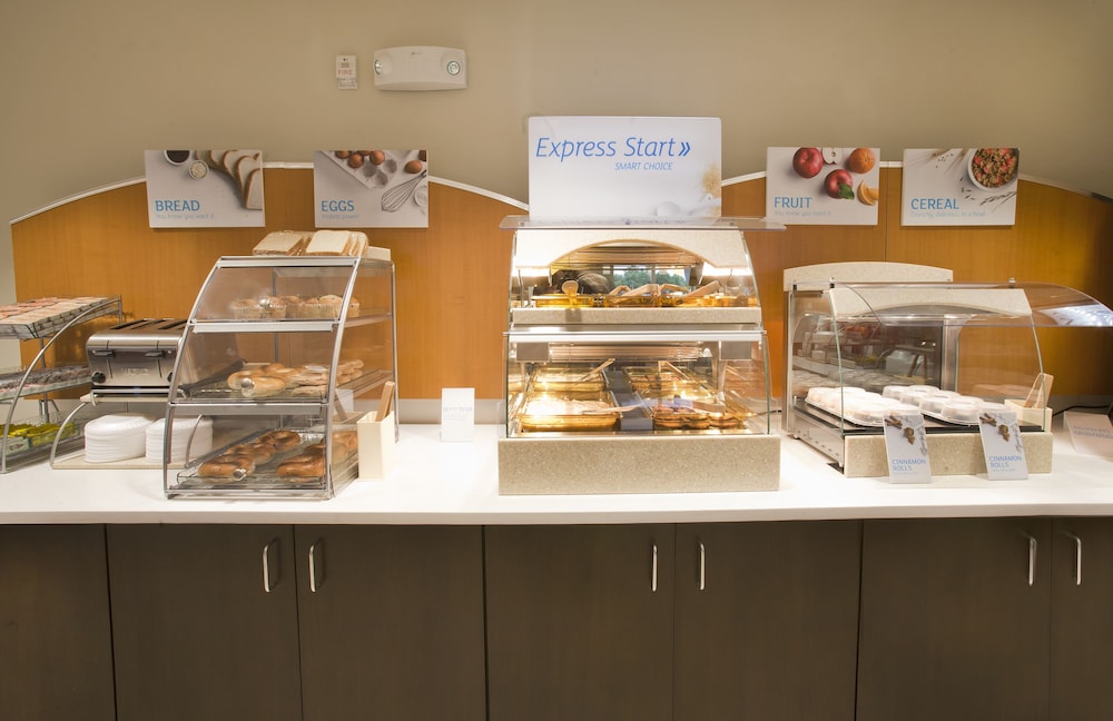 Holiday Inn Express & Suites Hot Springs by IHG - photo 29