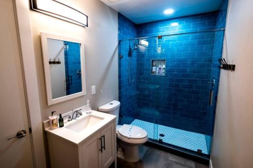 Msg for 5 off KingBed PoolYard GuesthouseGlendale — Glendale — photo 3