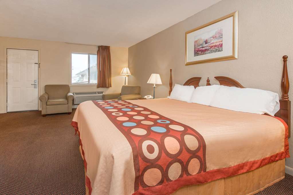 Super 8 by Wyndham Centerville Richmond - photo 7