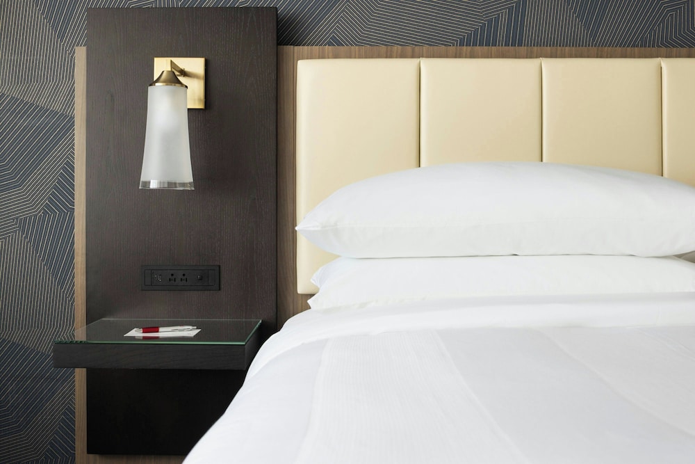 Bloomington Normal Marriott Hotel & Conference Center - photo 10
