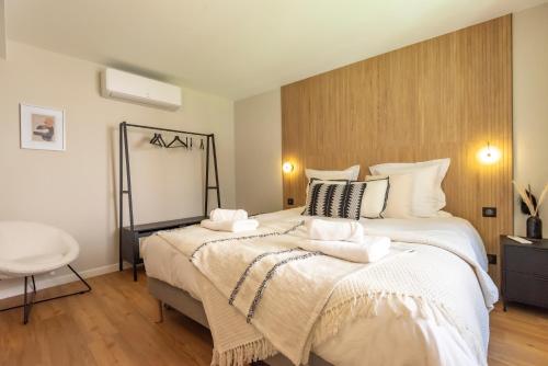 Le Boho . Centre ville MA con . Proche gare . Design . Neuf . Wifi . Climatisation . Confort in Macon, France