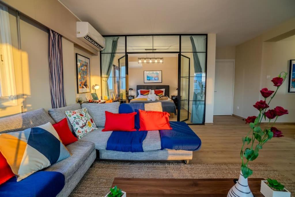 Two Bedroom Apartment Spacious & Newly Renovated Three Minutes from the Beach