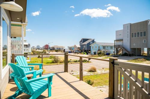 Conch West by Oak Island Accommodations - photo 3