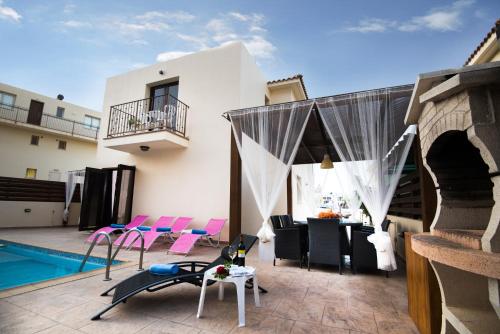 Luxury Villa Regina