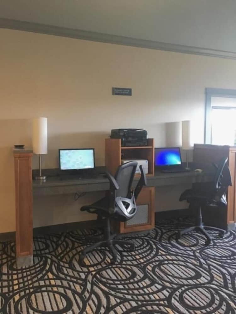 Lighthouse Suites Inn - photo 31
