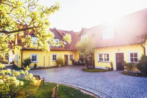 Pension Sankt Urban — 4-Star Luxury Hotel in Sommerach, Germany