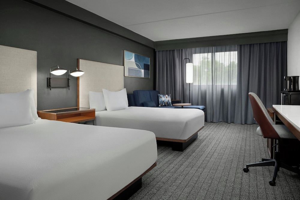 Courtyard by Marriott Bloomington - photo 17