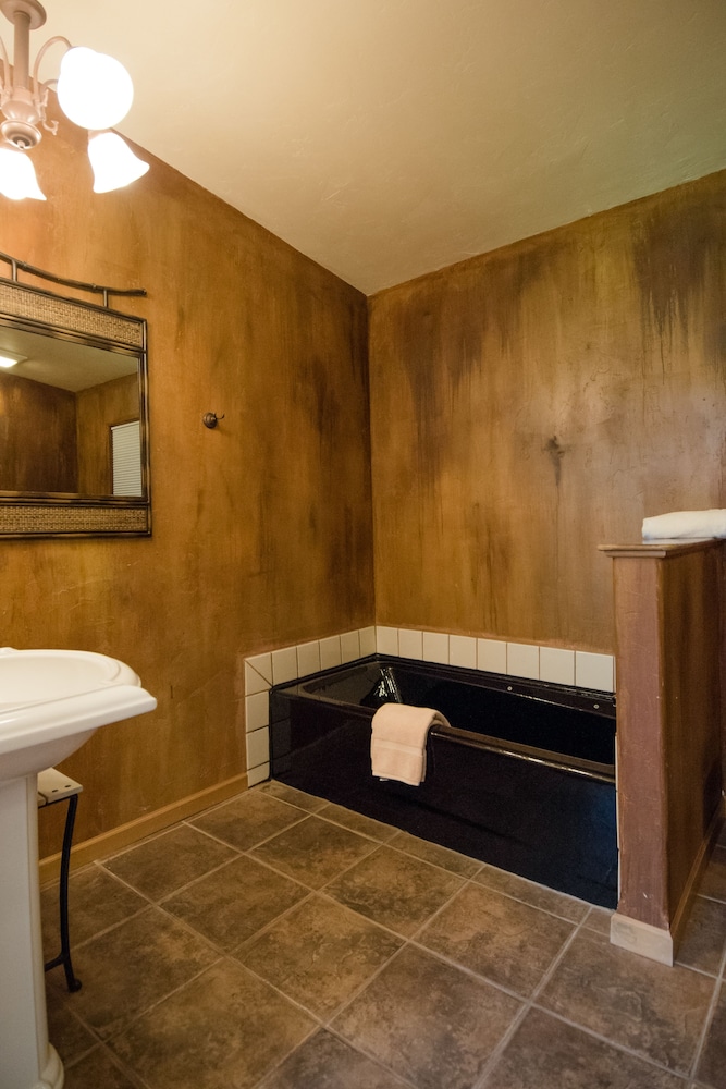 The Islander Inn - photo 53