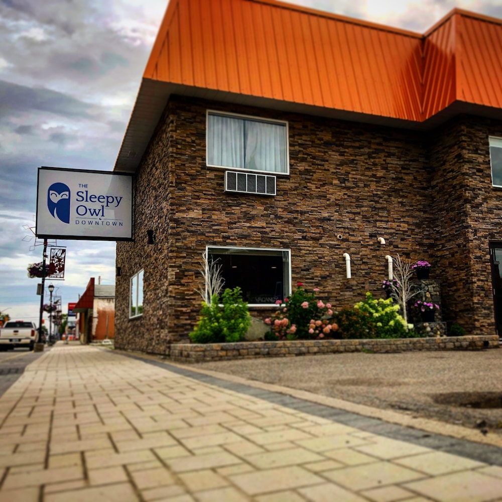 The Sleepy Owl — hotel in Fort Frances