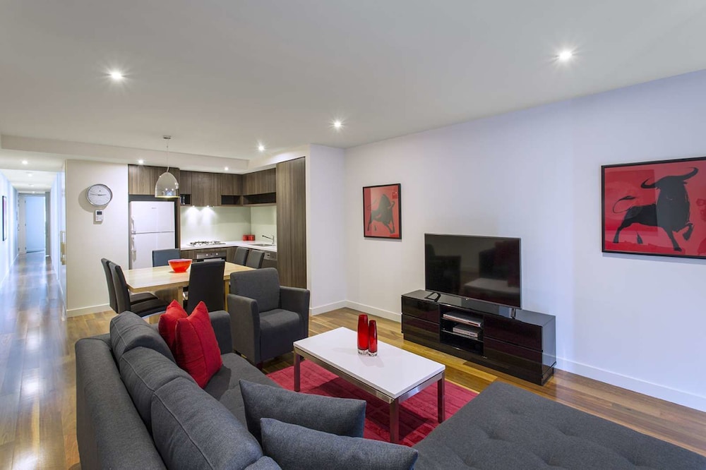 Bold and Beautiful in Brighton — 4-Star Luxury Hotel in Brighton, Australia