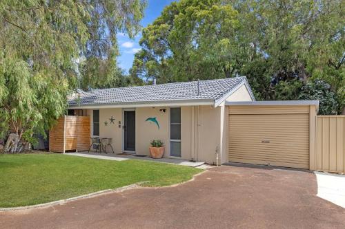 Broadwater Bay Villa — 4-Star Luxury Hotel in Broadwater, Australia